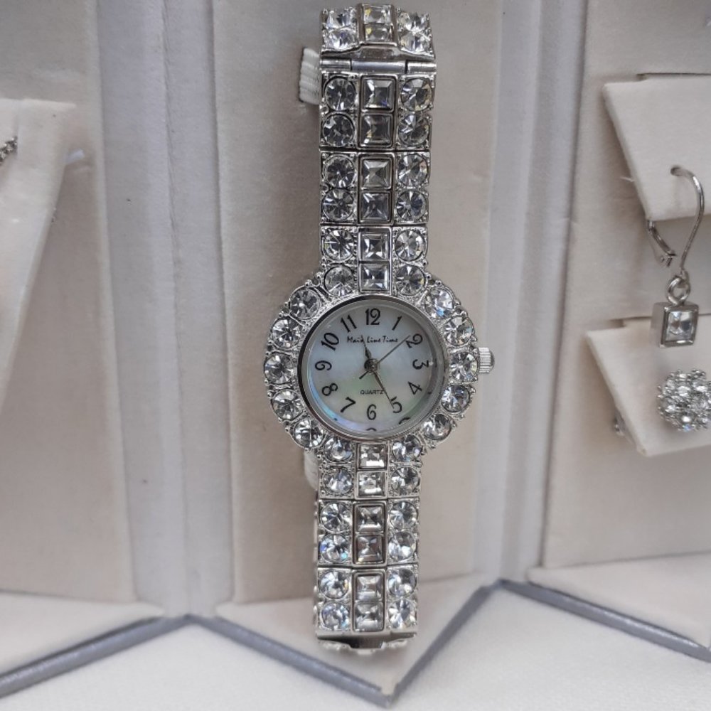 New - Main Line Time - Crystal Watch 4 Piece Set - Silver-Tone